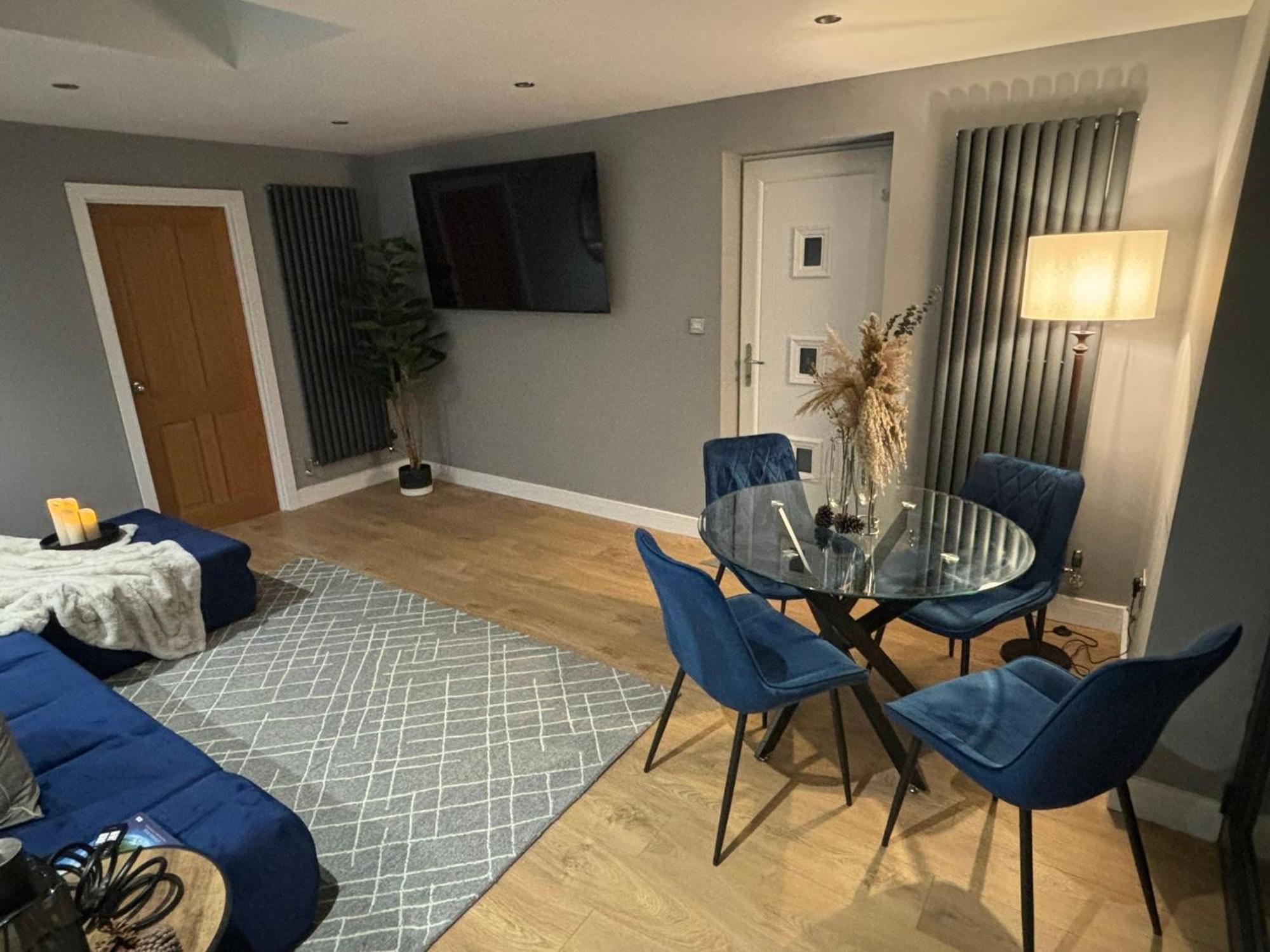 Apartment Sheffield-apartment-sleeps4-parking-hottub Sheffield