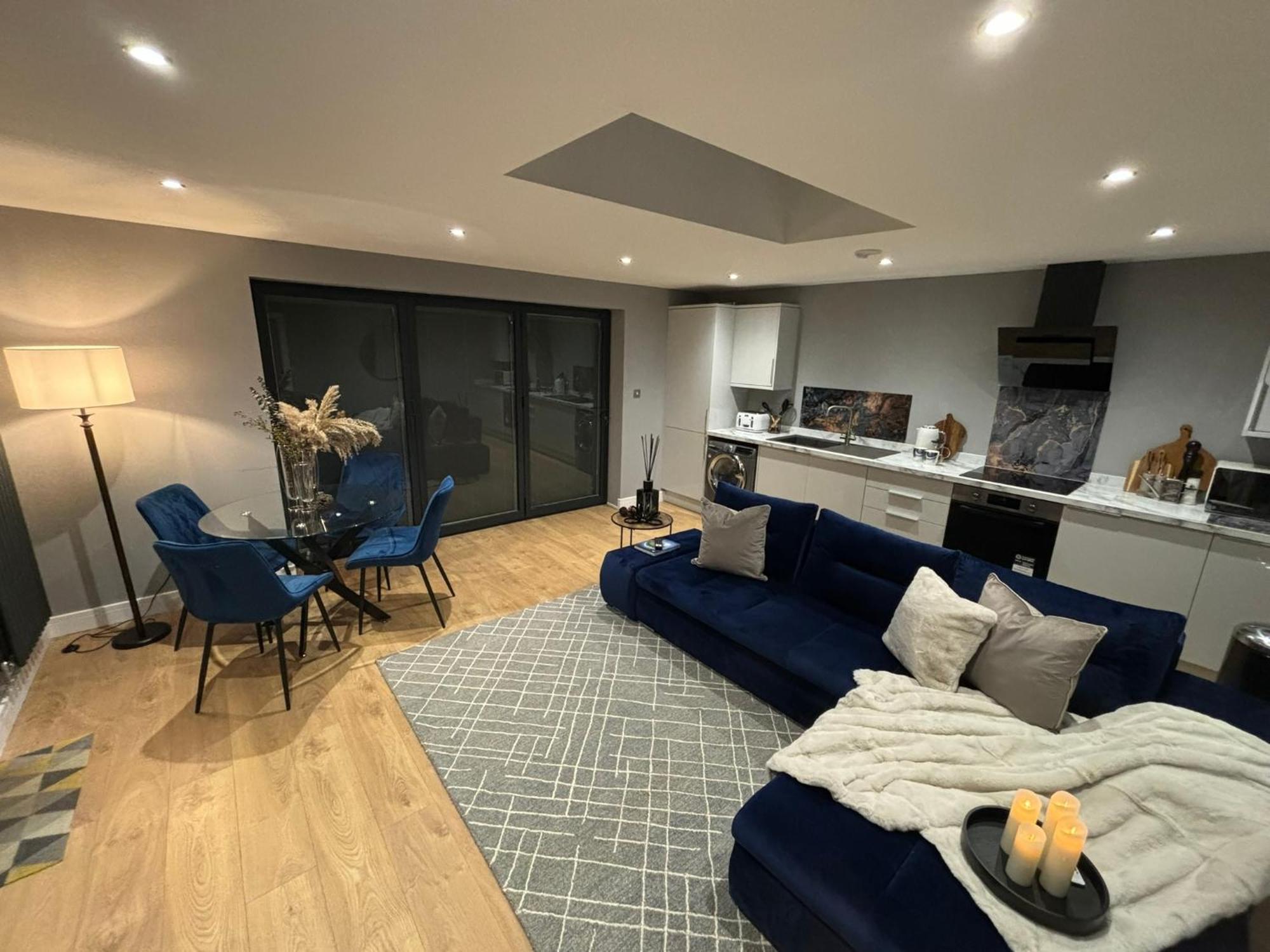 Sheffield-apartment-sleeps4-parking-hottub * Sheffield
