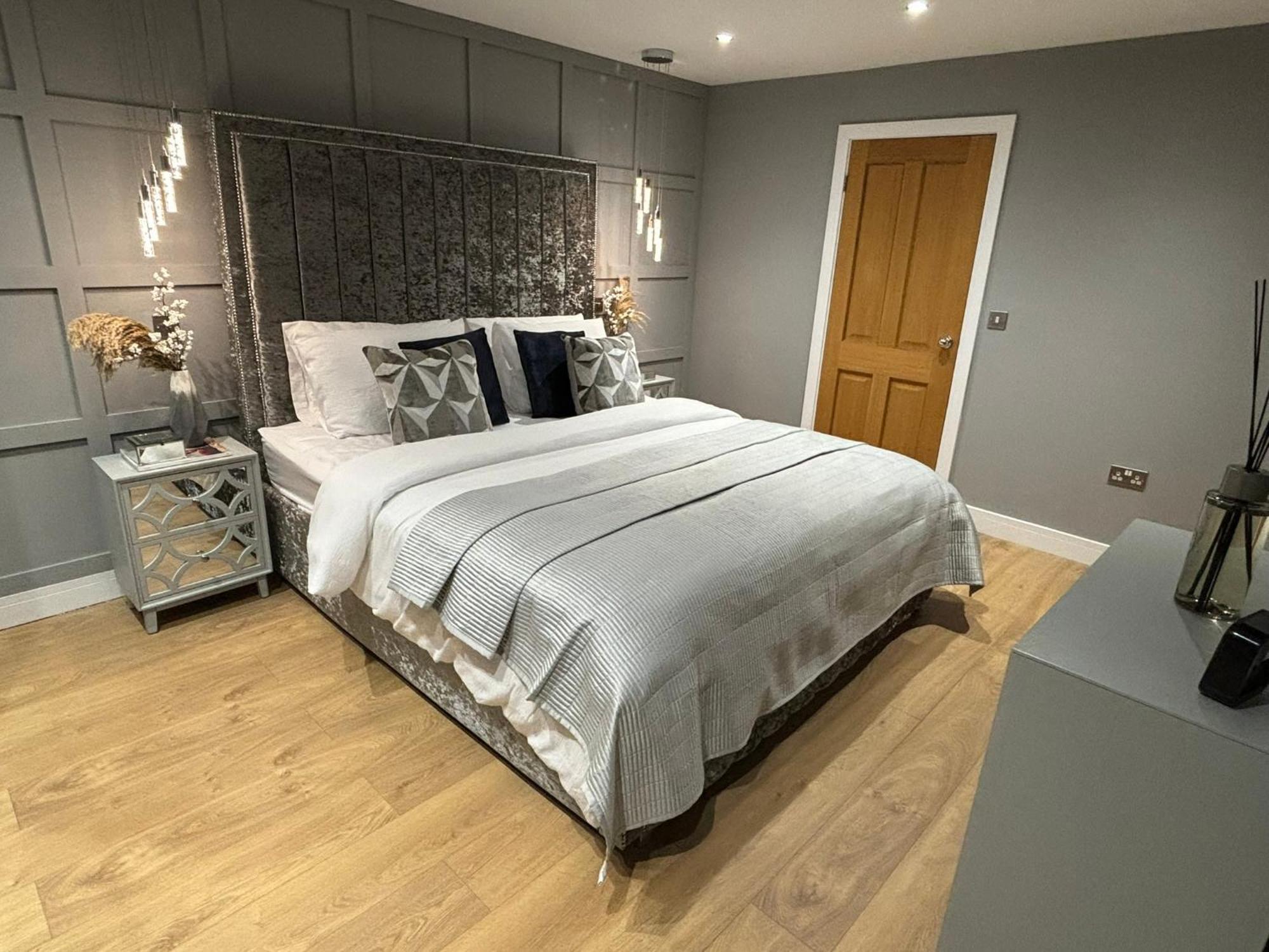 Apartment Sheffield-apartment-sleeps4-parking-hottub Sheffield
